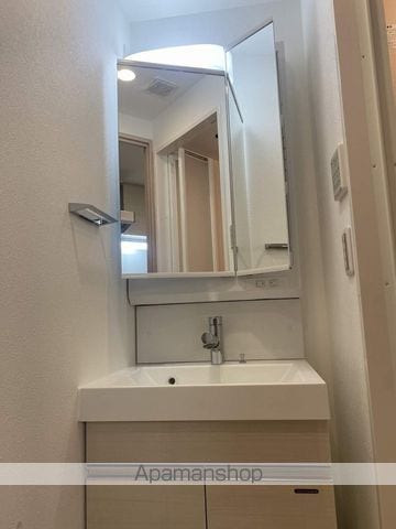 WORLD EYE難波南ポルタの内装写真