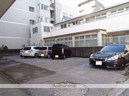 まどかハイツ[3DK/36m2]の駐車場2