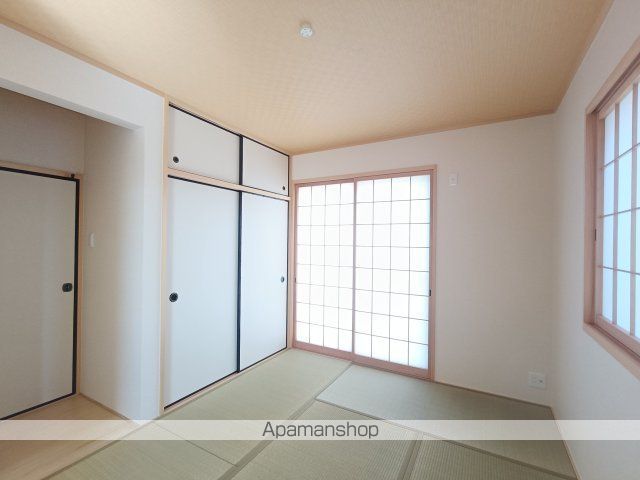 木津川市 2階建 築5年の内装写真