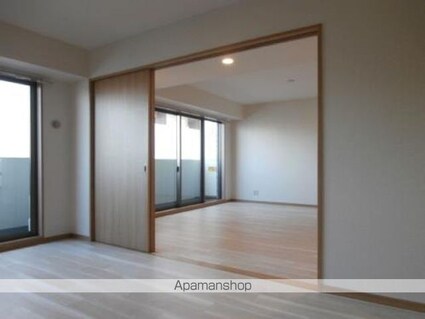 メゾン・ド・ヴィレ白金台[3LDK/77m2]のリビング・居間2