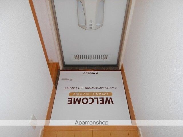 ドルフクレセント六番館[1K/25.3m2]の玄関