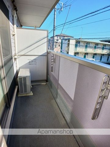 UN DEUX TROISの内装写真