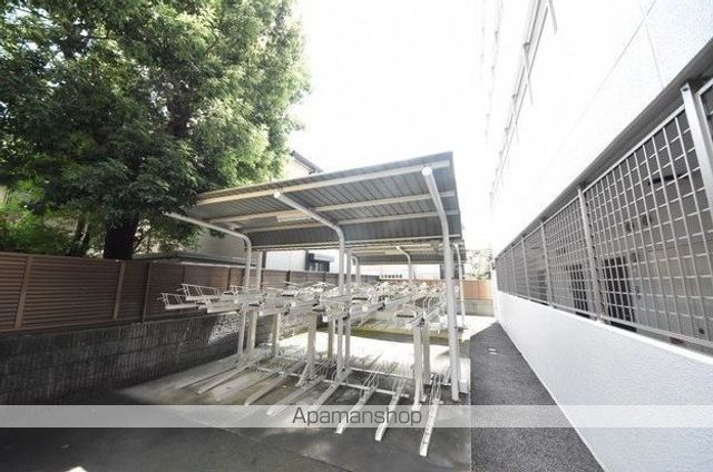 DAFFITTO 三鷹の玄関写真