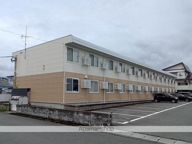 レオパレス中道の外観1