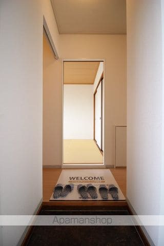 ニューハウジングの内装写真