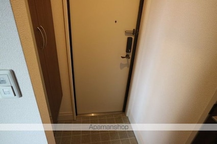 Ｄーｒｏｏｍ出島[1R/32.8m2]の玄関