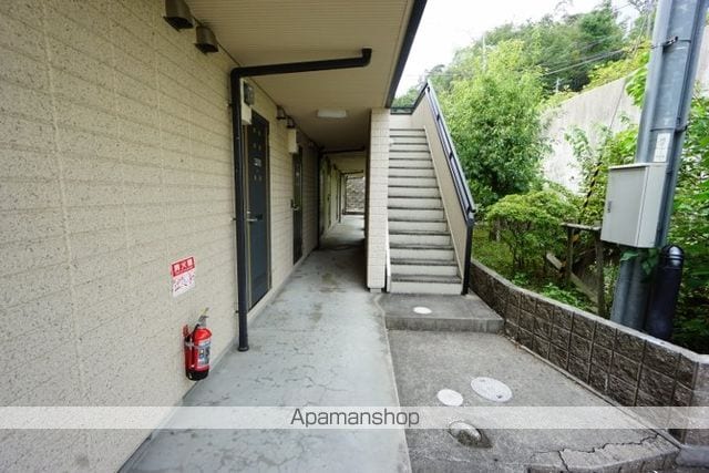 アビタシオン奈佐原A棟の玄関写真