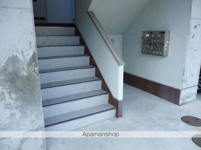 和歌山県和歌山市新中島[1LDK/56.87m2]のエントランス