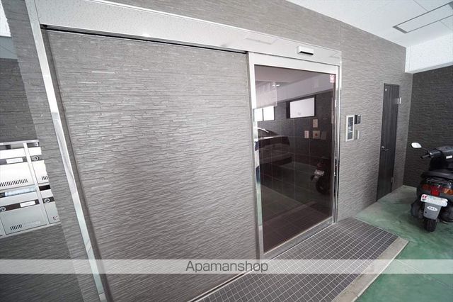 スタシオン梅田イーストの玄関写真