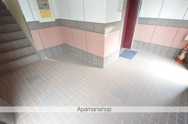 楓壱番館の玄関写真