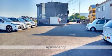 レオパレス岩出上野[1K/28.02m2]の駐車場