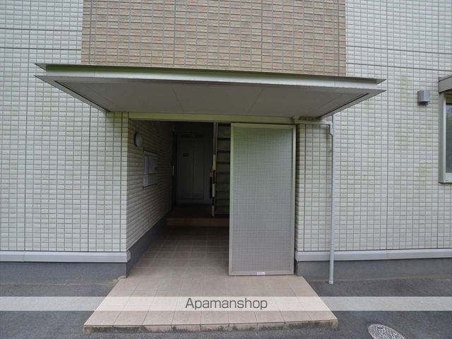 ソレイユA棟の玄関写真