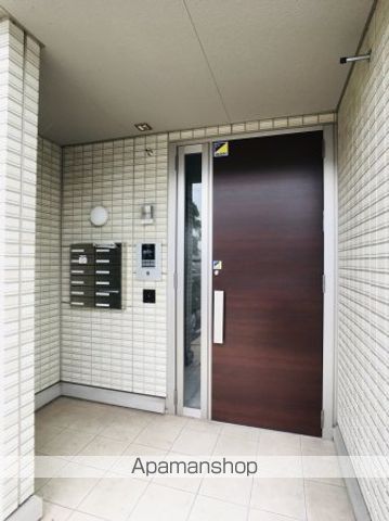 グラン アークの玄関写真