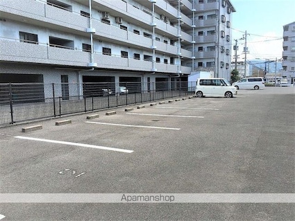 メゾン・エタニティ[1LDK/47.84m2]の駐車場