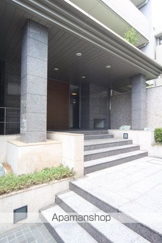 フォルム雲雀丘花屋敷の玄関写真