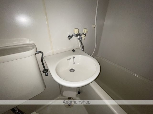 BAUHAUS千田町IIの内装写真