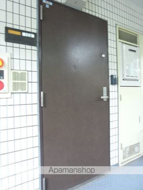 グランドール関根[1K/19.51m2]の玄関