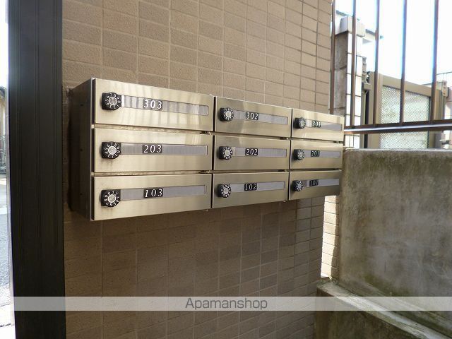 メゾンフォーの内装写真