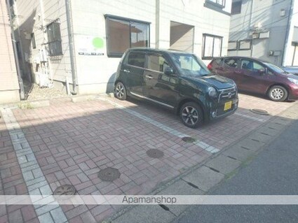 ハーモニー紫竹Ⅱ[2K/31.8m2]の駐車場2