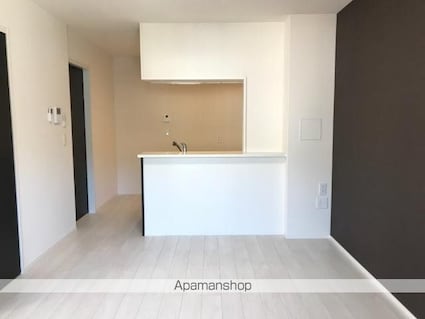 ロイヤル　ソフィア[2LDK/56.78m2]のリビング・居間1