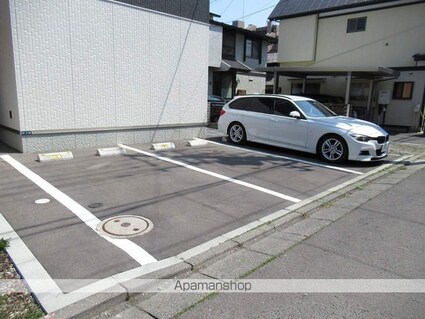 Ａｌｉｃｉａ（アリシア）[1LDK/45.01m2]の駐車場1