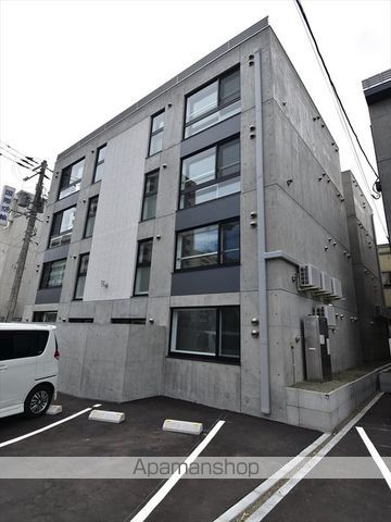 G EASTの外観写真