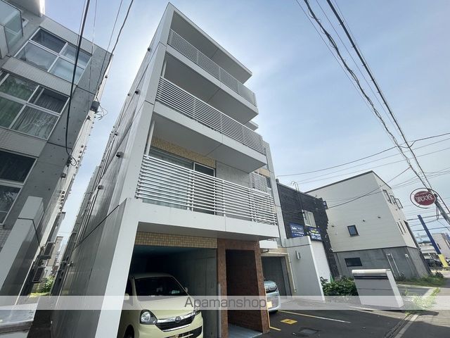 STANDARDの外観写真