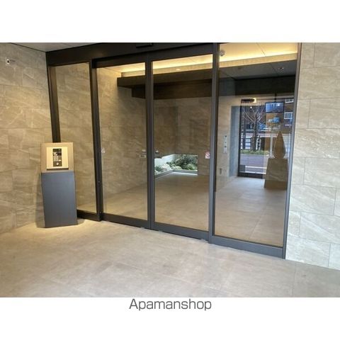 アルティザ博多ベイコートの玄関写真