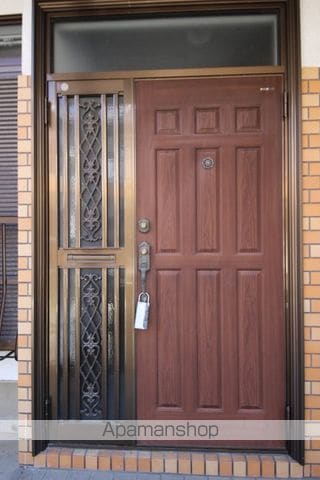 テラスハウスの玄関写真