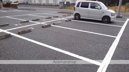 レオパレスブラン[1K/23.18m2]の駐車場
