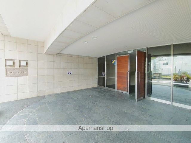 グランベール桃山台の玄関写真