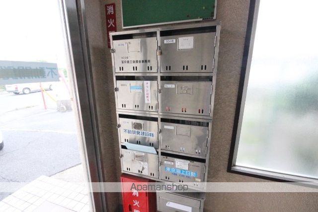 皆賀リバーサイドビルの玄関写真