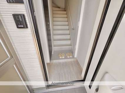 Ｗｏｏｄｓｔｏｃｋ　Ｎｅｓｔ[2LDK/53.55m2]の玄関