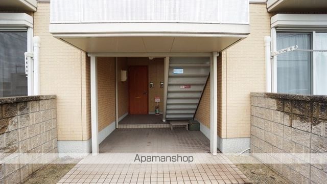 グラスガーデン B棟の玄関写真