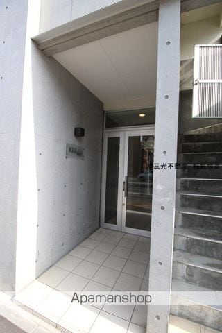 レガーロ美術館通の玄関写真