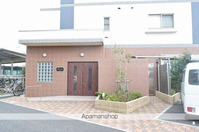 エテルナの玄関写真