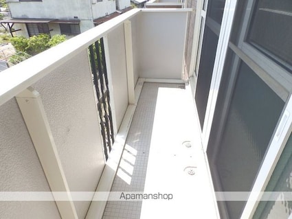 ファミーユ東手城　Ｂ棟[3LDK/88.93m2]のバルコニー