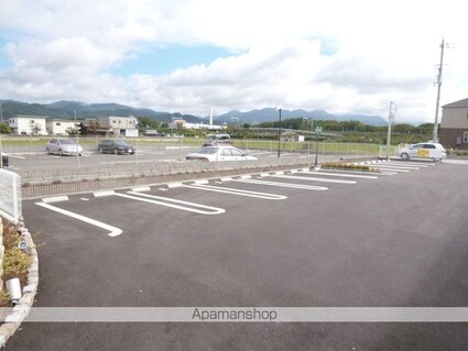 アクア　ヴィータ[1LDK/45.97m2]の駐車場2