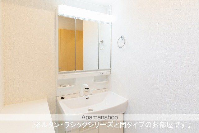 エテルノ・フェリーチェの内装写真