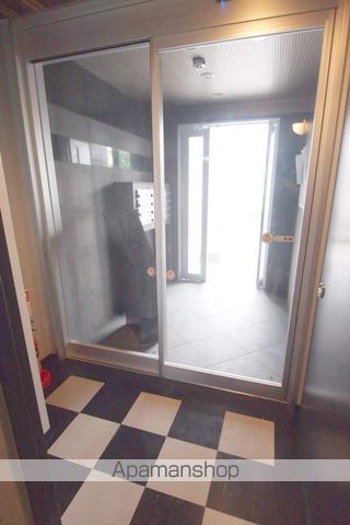 サンコート本郷通の玄関写真