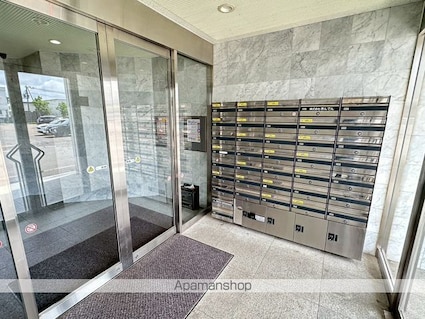 ホワイトパレス[4LDK/122.04m2]の共用部3
