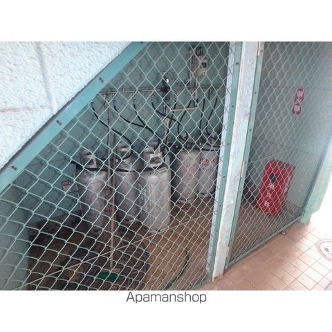 クイーンパレスの玄関写真