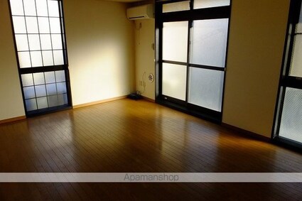 レオパレスメイプルハイム高野台１号館[1K/23.18m2]のリビング・居間1