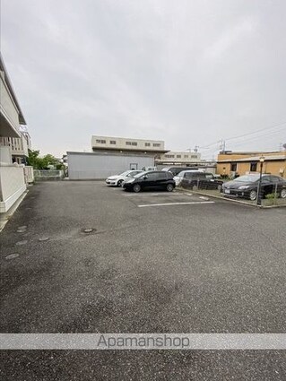 ブルー　トレソール[1LDK/45.42m2]の駐車場2