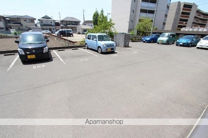 フィネス秋桜[1DK/37.28m2]の駐車場