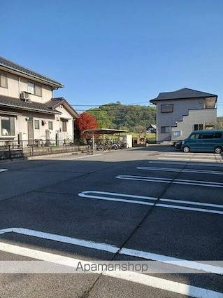 サニー　ヴィオラ[1DK/40.57m2]の駐車場2