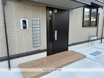 滋賀県東近江市五個荘竜田町[1LDK/40.3m2]のエントランス