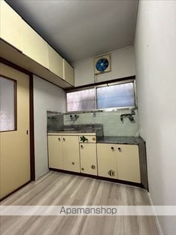岸野町戸建の内装写真