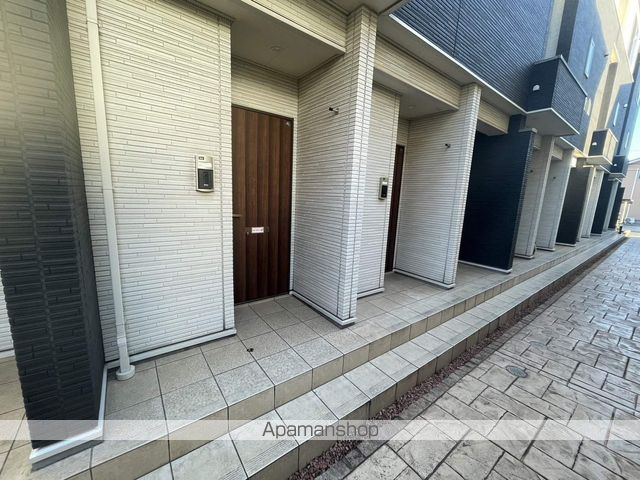 コンフィールズの玄関写真