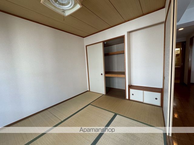 ロイヤルメゾン草上の内装写真